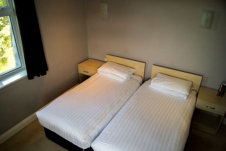 Room 21 of 118