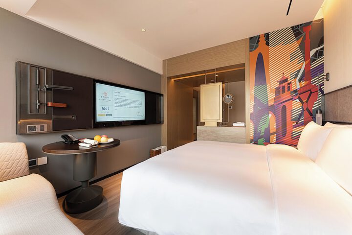 Room 8 of 21