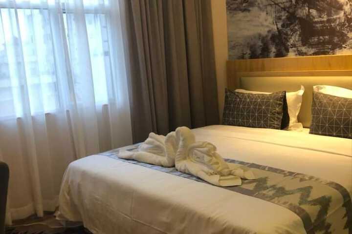 Room 28 of 53