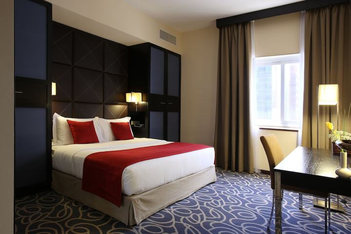 Room 3 of 44