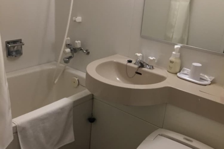 Room 19 of 37