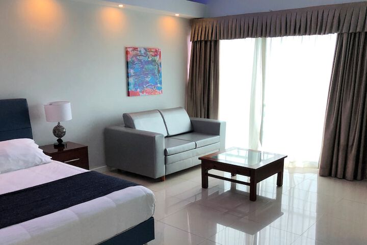 Room 11 of 68