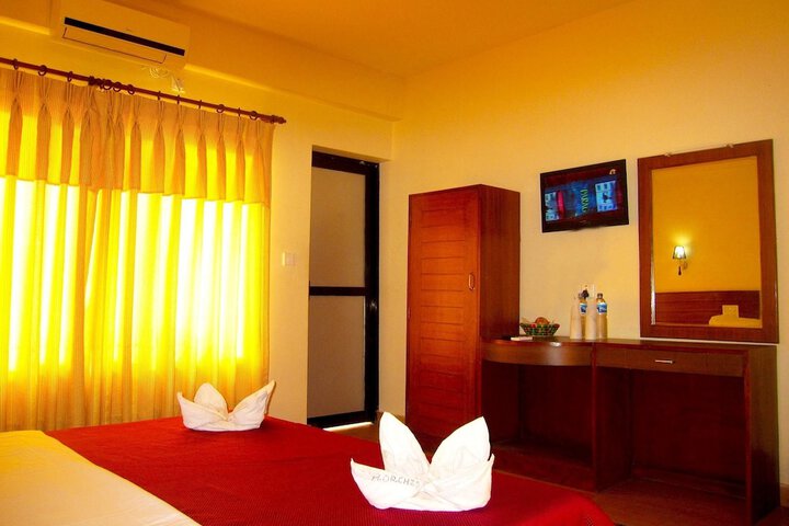 Room 6 of 38