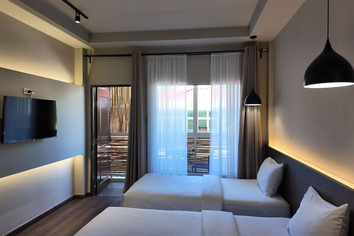 Room 53 of 94
