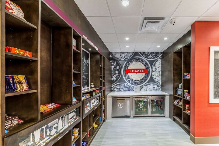 Snack bar