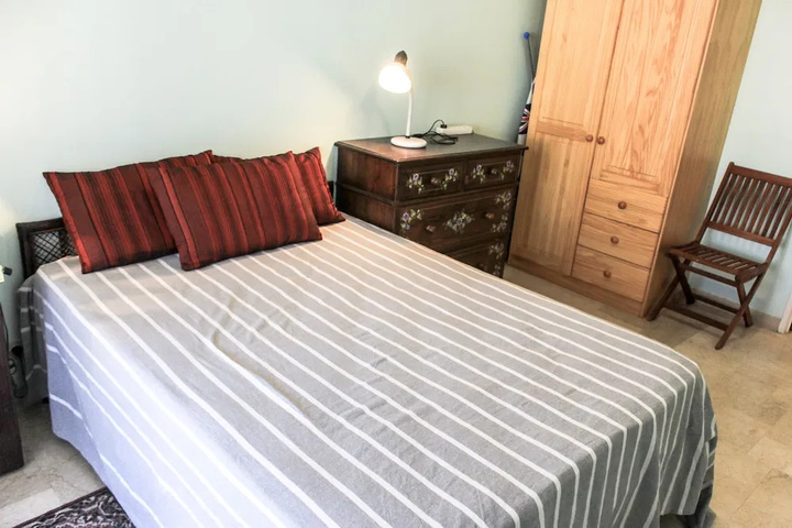 Room 2 of 16