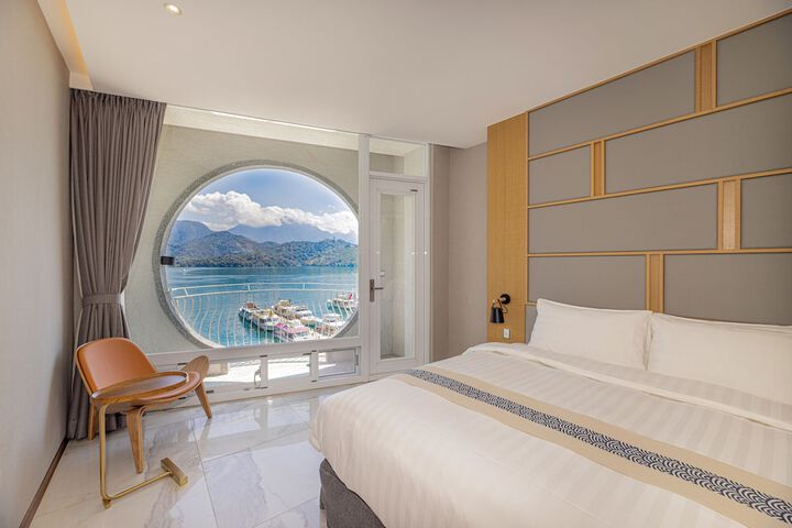 Room 14 of 42