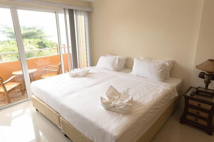 Room 9 of 24