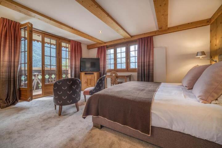 Room 4 of 30