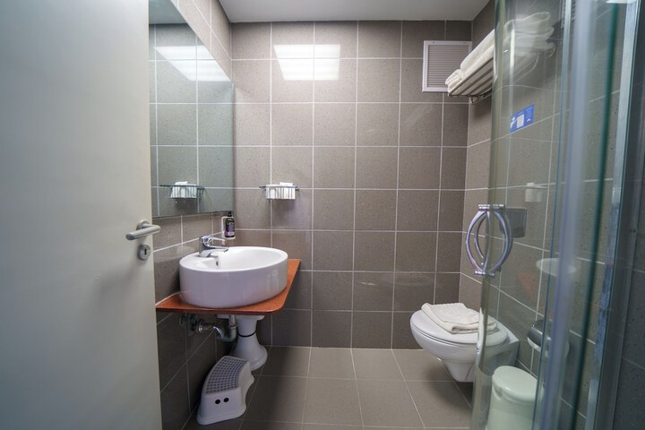 Room 40 of 65