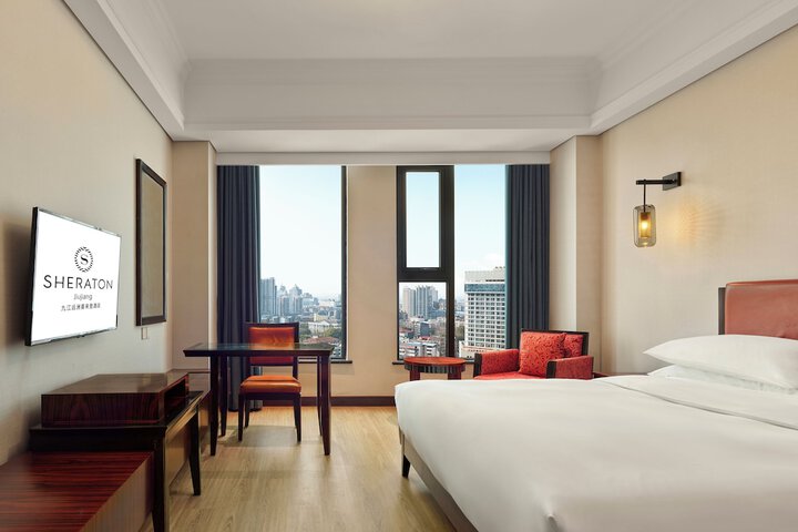 Room 9 of 30