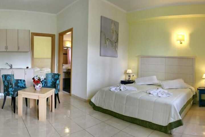 Room 15 of 41