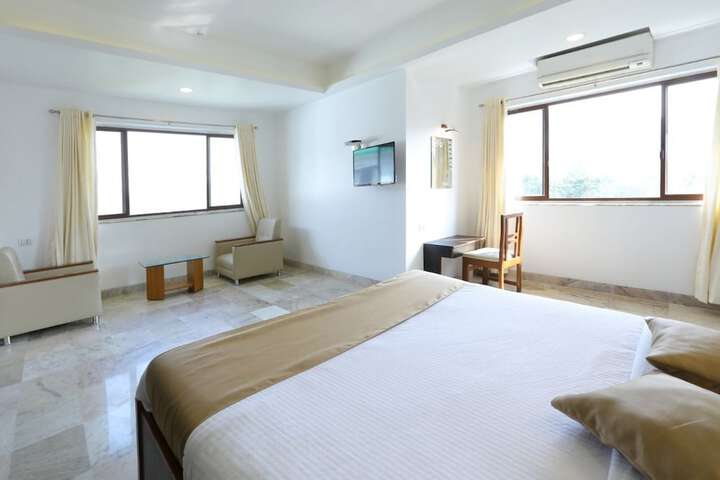 Room 13 of 51