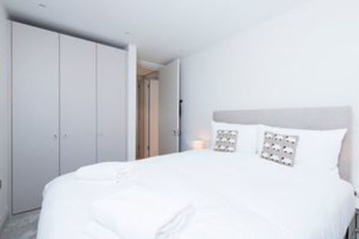 Room 12 of 32