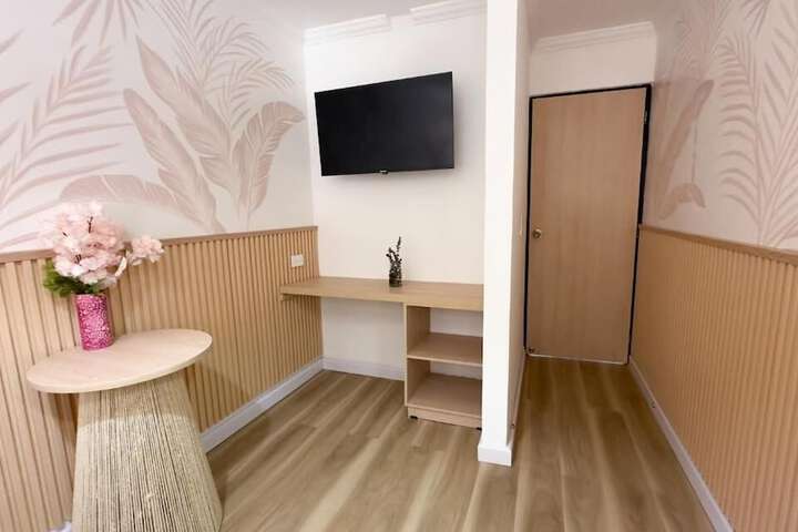 Room 21 of 36