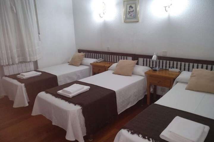 Room 10 of 32
