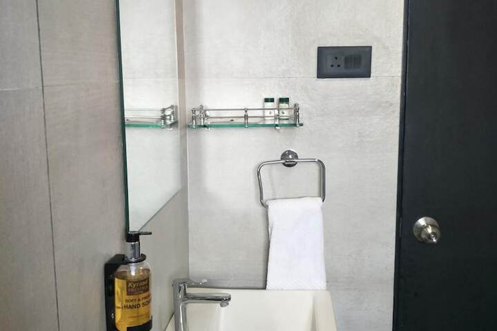 Room 34 of 52