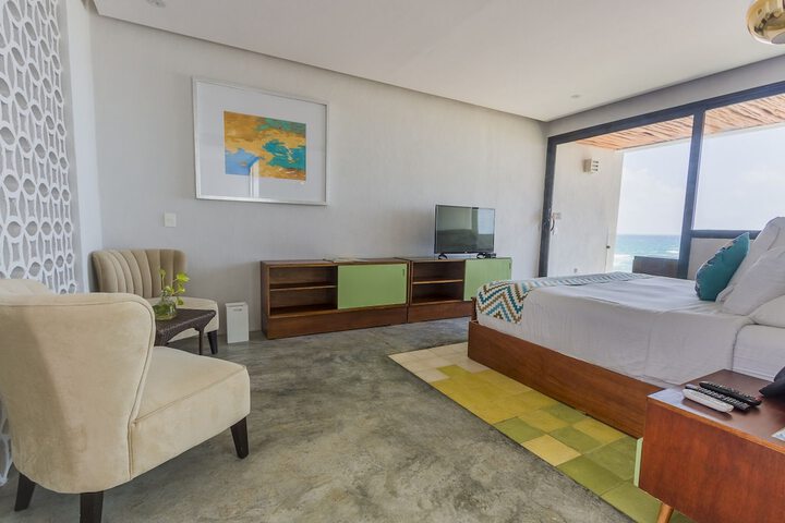Room 42 of 107