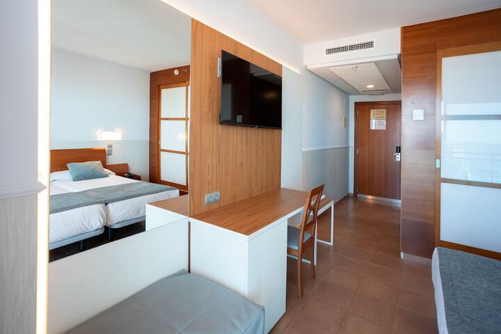 Room 4 of 31