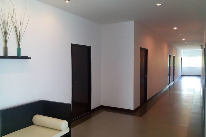 Ballroom/Hall 31 of 45