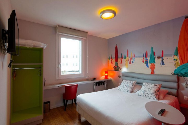 Room 19 of 44