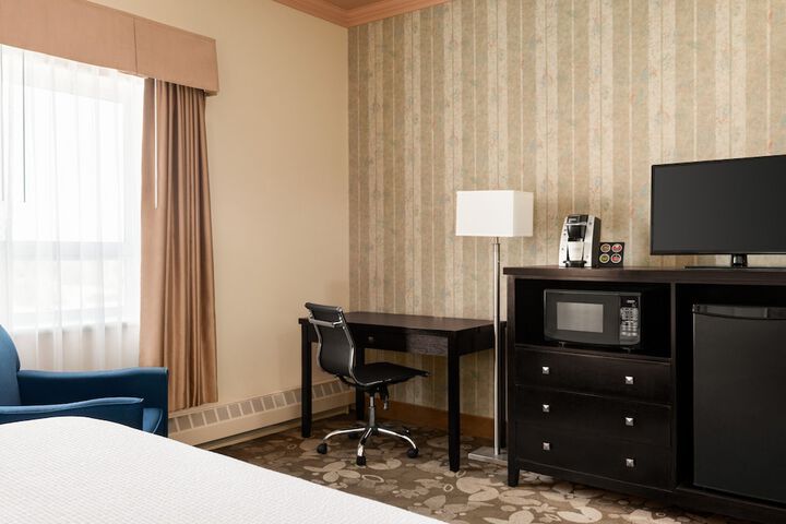 Room 11 of 20