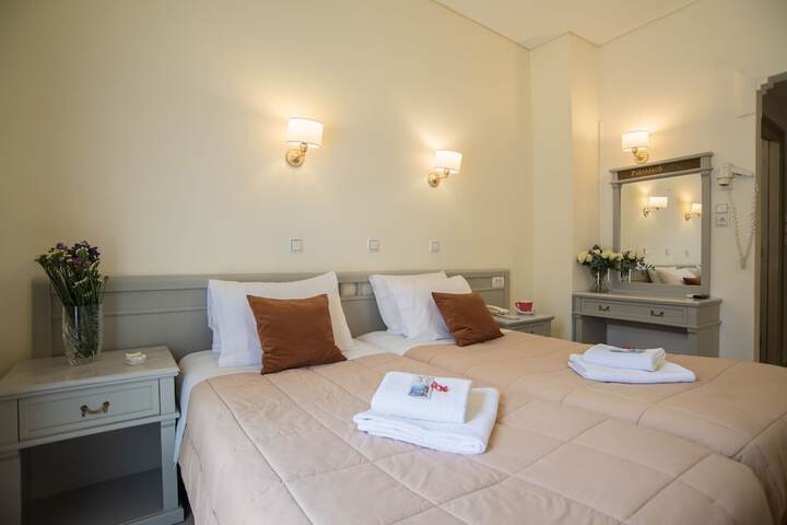 Room 14 of 115