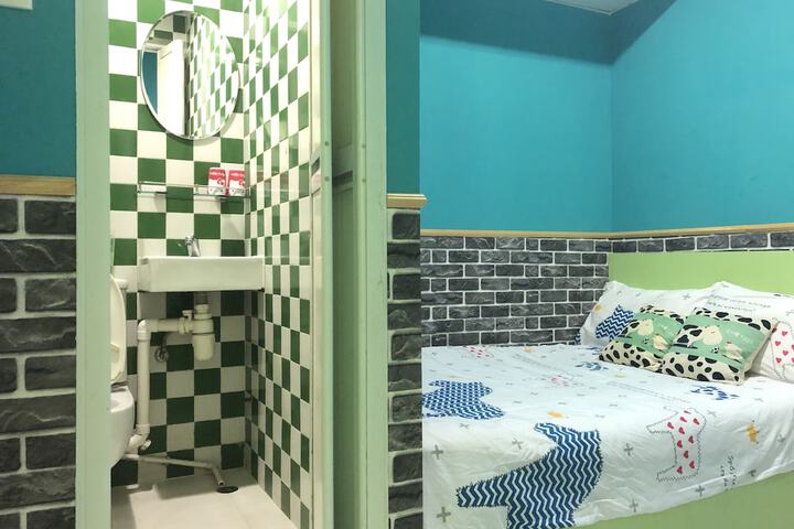 Room 12 of 23