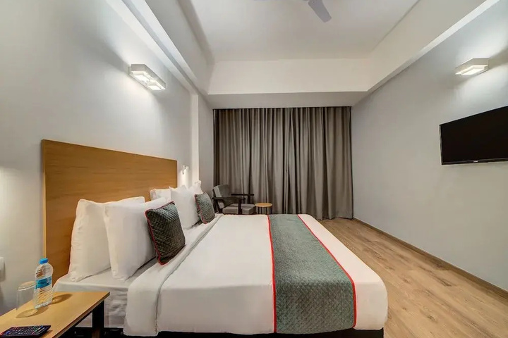 Room 4 of 19