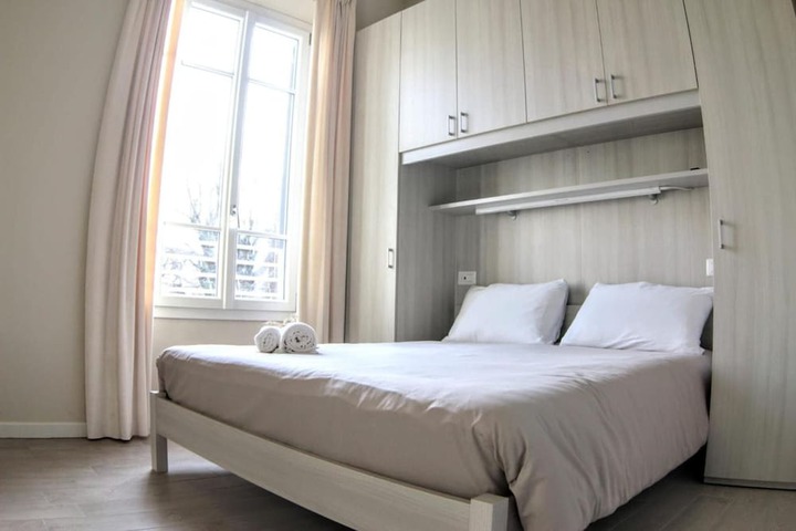 Room 11 of 48