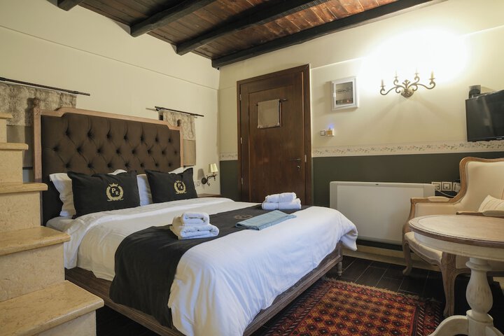 Room 5 of 71