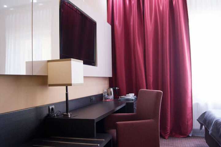 Room 19 of 37