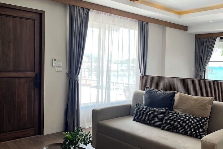 Room 56 of 214