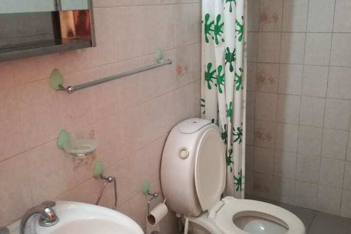 Room 15 of 39