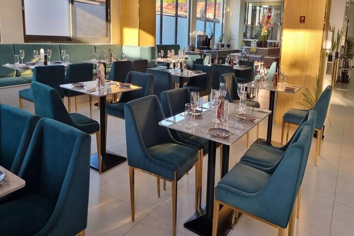 Dining 62 of 91