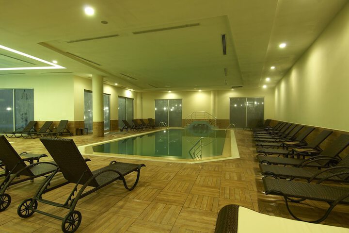 Pool Hotel