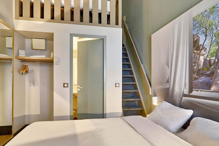 Room 6 of 23