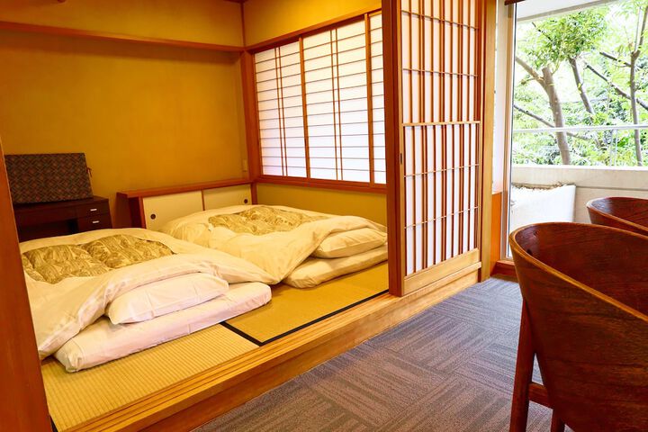 Room 16 of 22