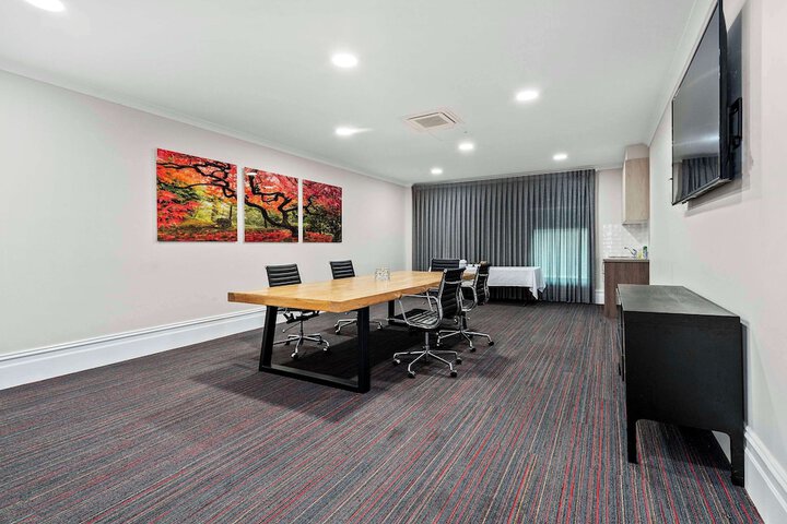 Meeting facility