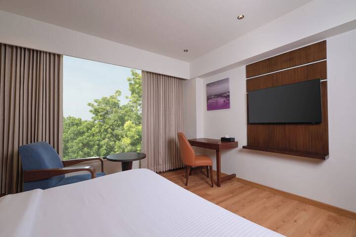 Room 14 of 19