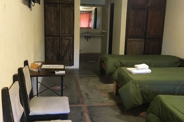 Room 6 of 40