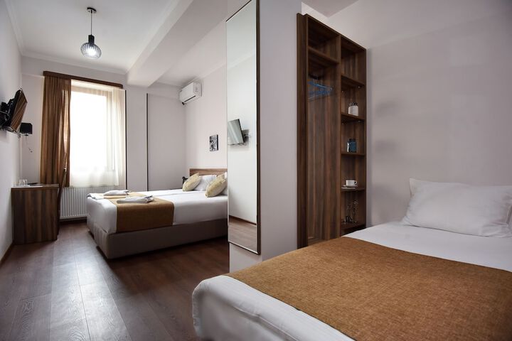 Room 6 of 58
