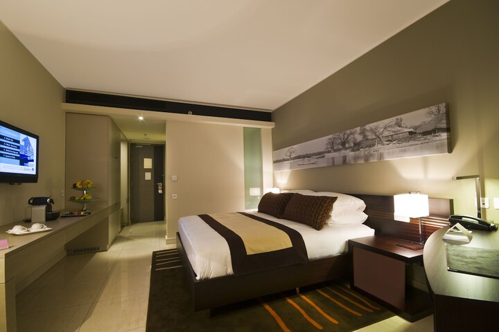 Room 12 of 272