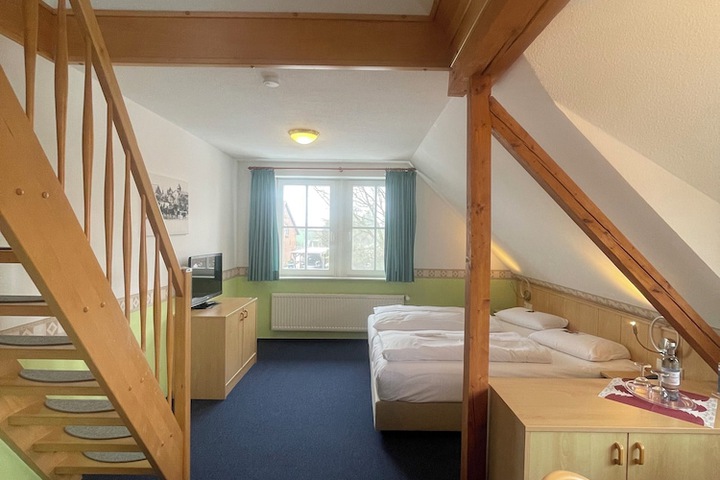 Room 6 of 36