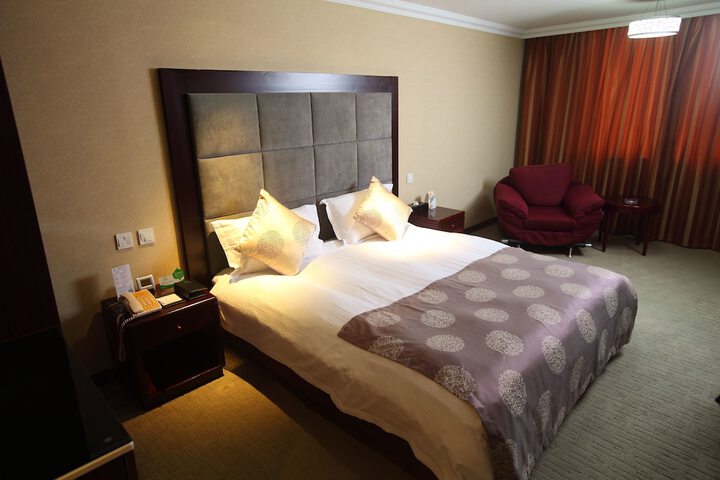 Room 14 of 48