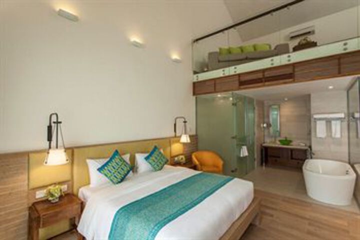 Room 17 of 42