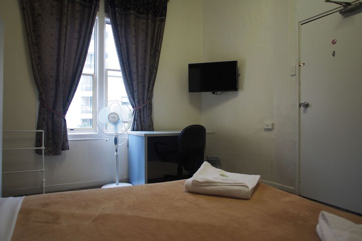 Room 12 of 52