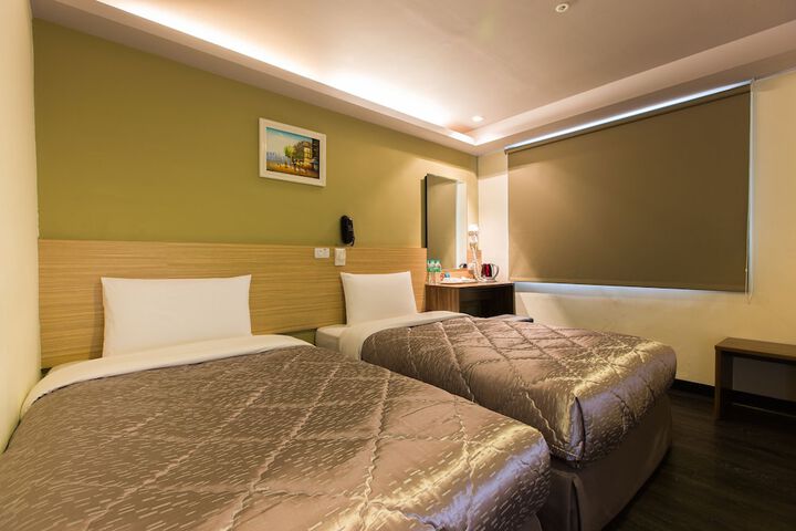 Room 14 of 29