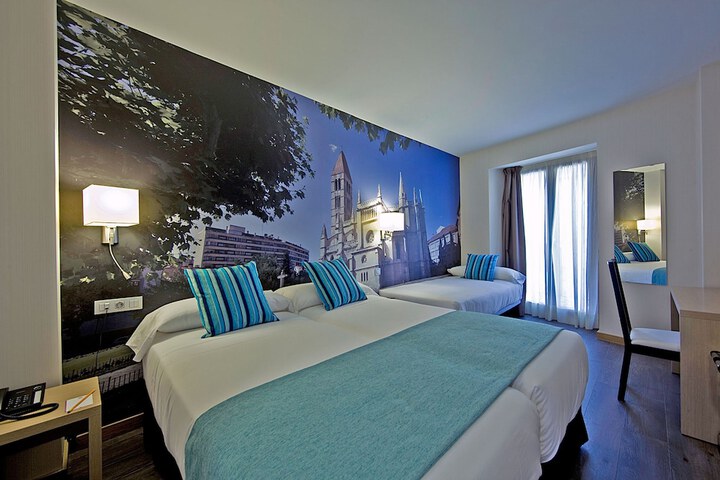Room 15 of 66