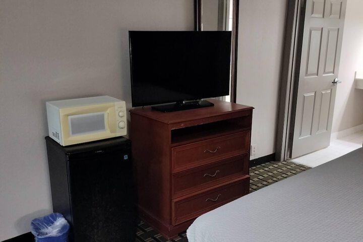 Room 108 of 190